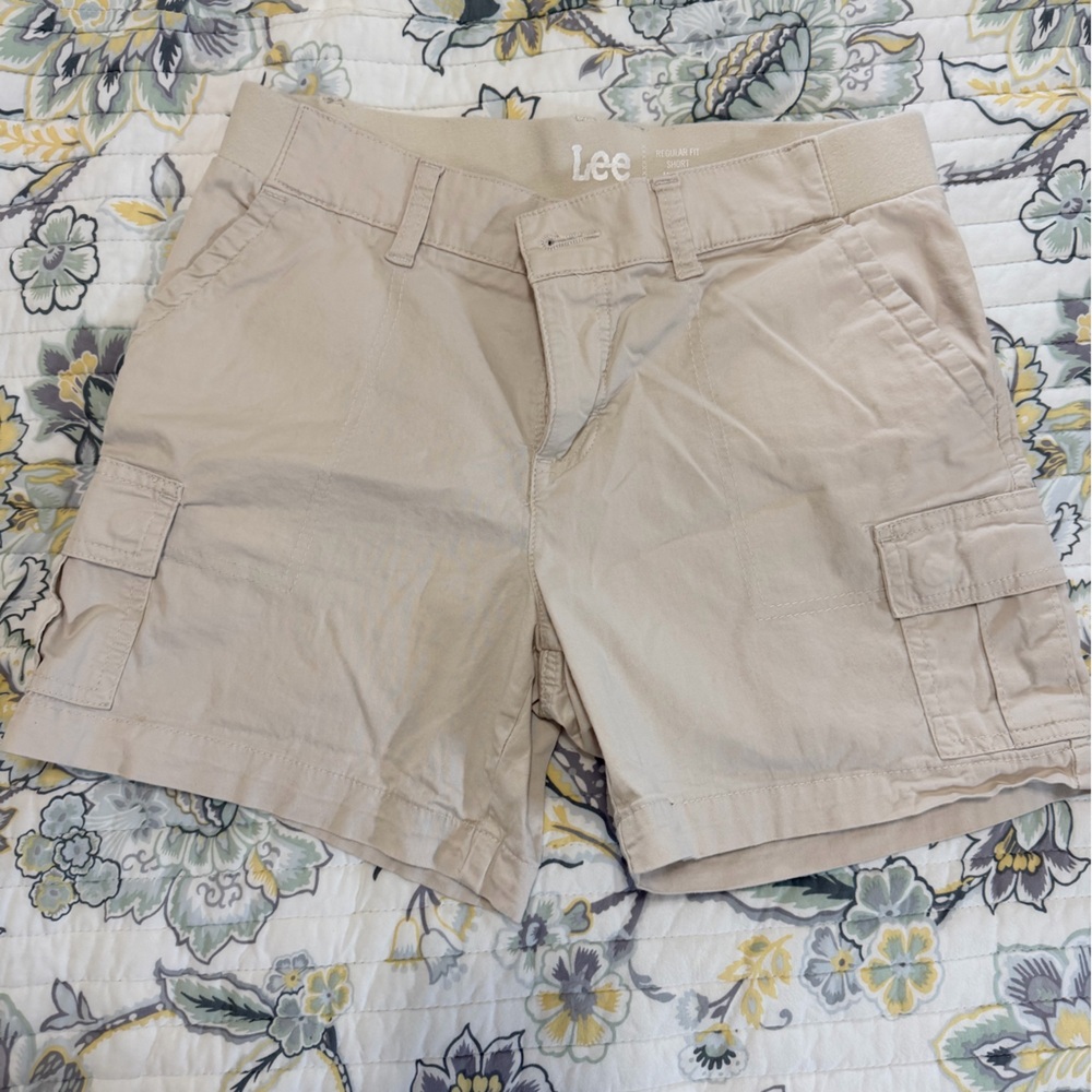 Lee Women's Light Khaki Cargo Shorts